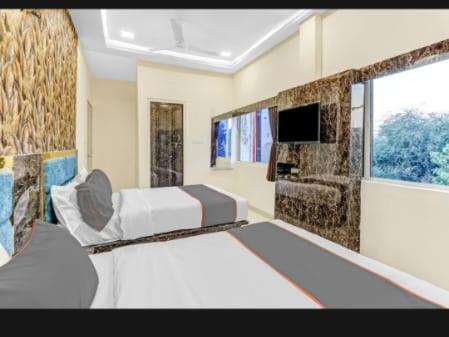Hotel Bhavya Residency Ahmedabad Quarto foto